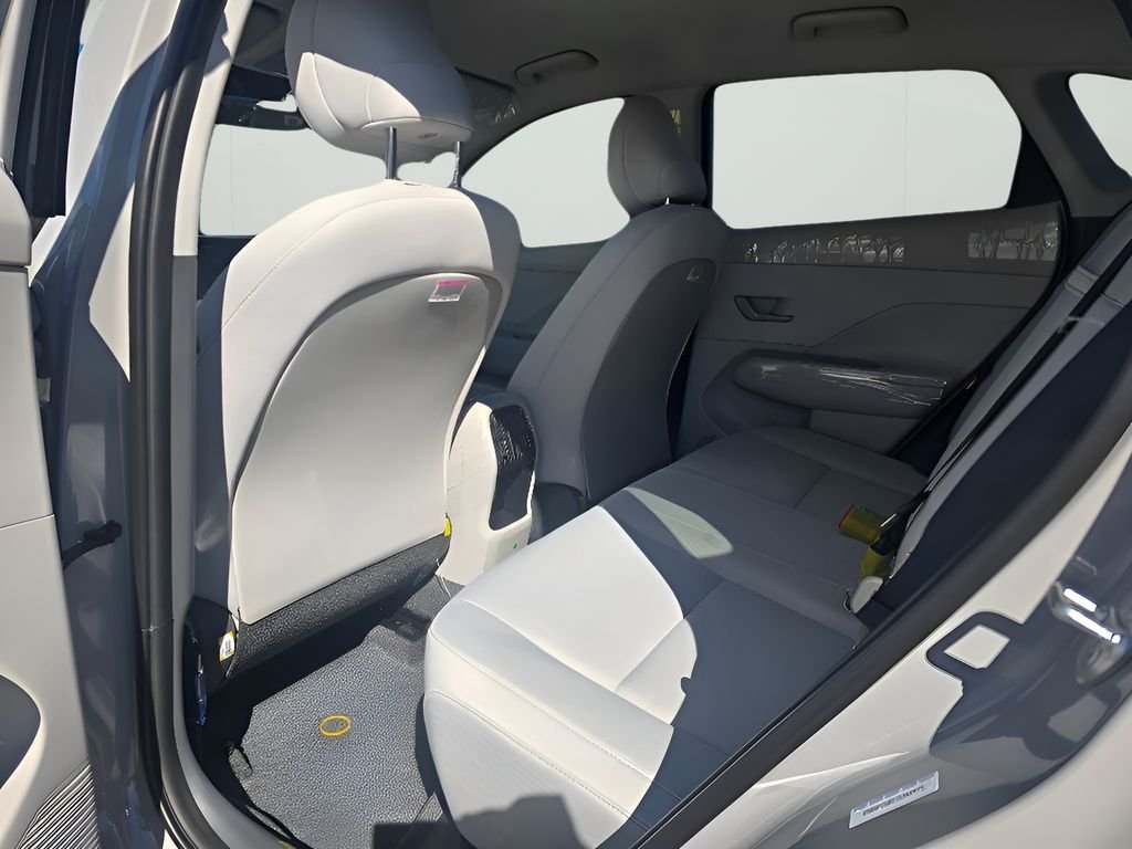 Used 2026 Atlas White Hyundai SEL Sport image 15