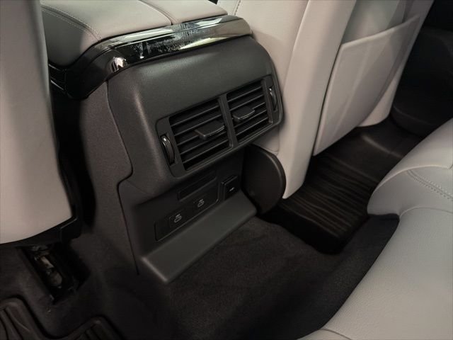 New 2026 Fuji White Land Rover S image 17
