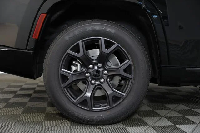 New 2026 High Gloss Black Exterior Paint Jeep Limited Altitude image 32