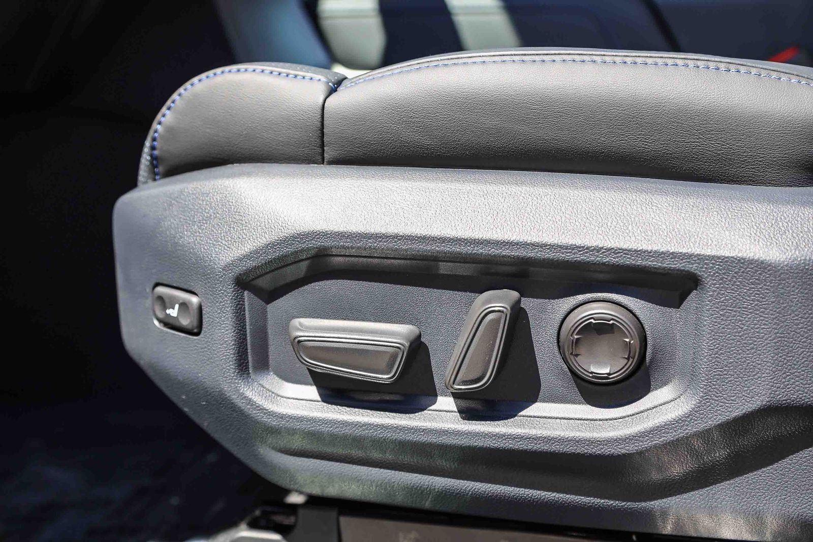 New 2026 Magnetic Gray Metallic Toyota  Platinum image 21