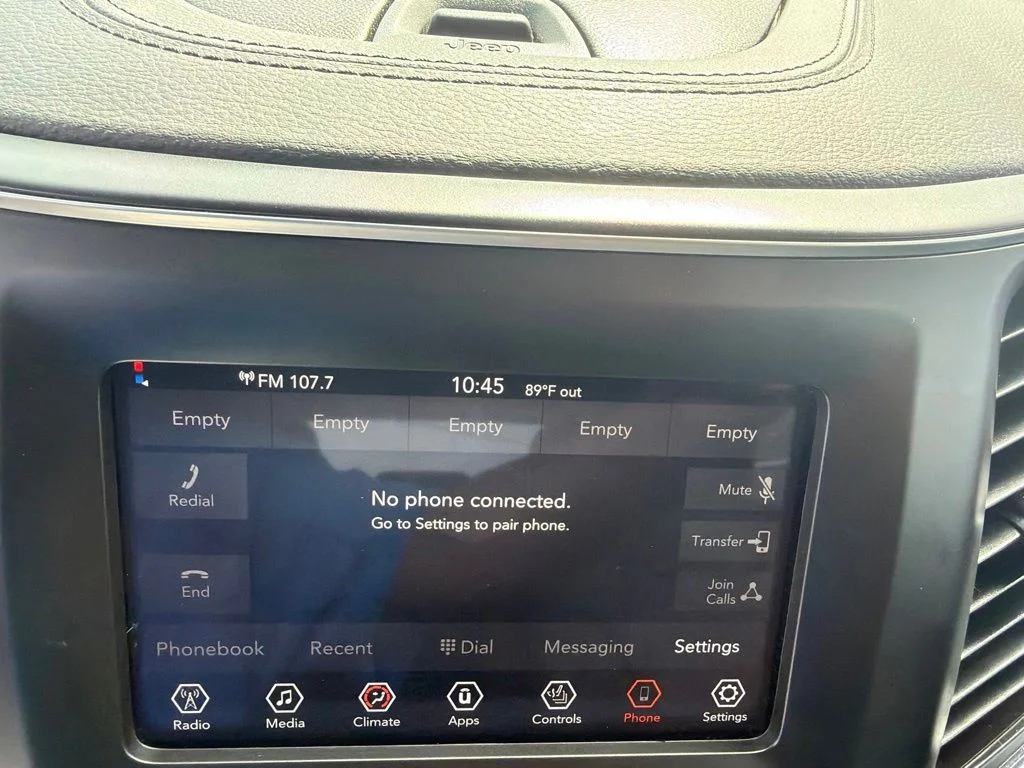 Certified Used 2021 Diamond Black Jeep Latitude Lux image 23
