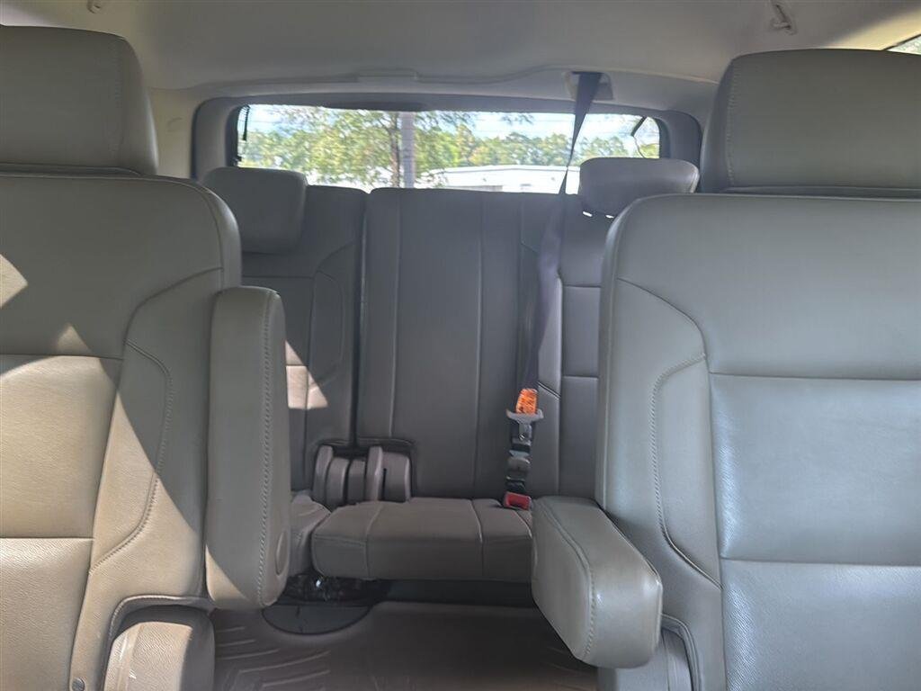 Used 2017 SILVER ICE METALLIC Chevrolet LT image 4