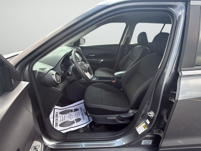 Used 2023 Gray Nissan SV image 10