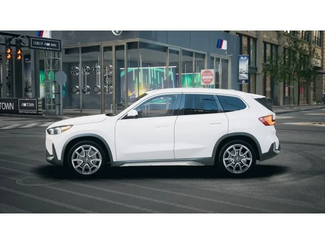 New 2026 White BMW xDrive28i image 4