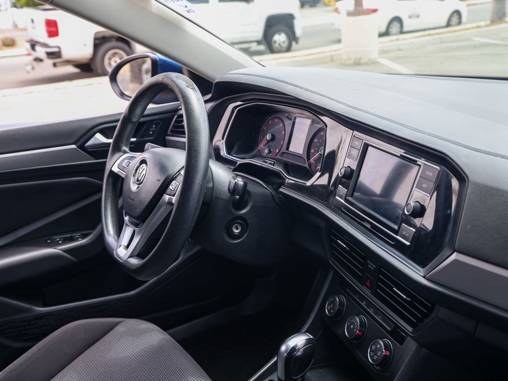Used 2019  Volkswagen 1.4T SE image 18