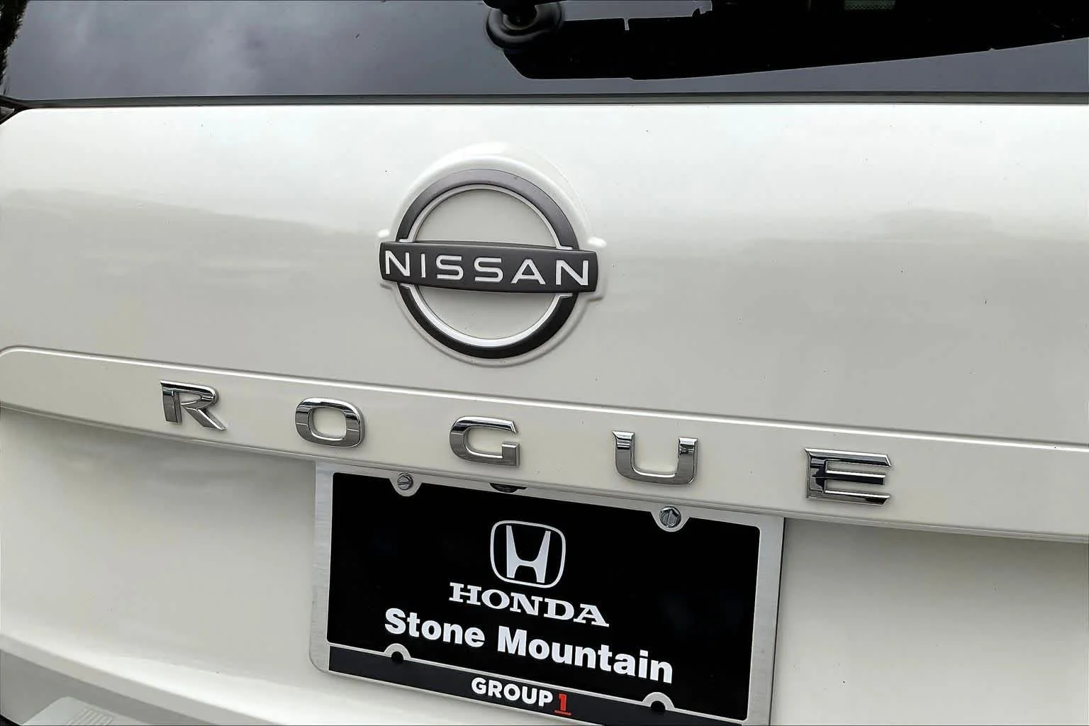 Used 2023 Pearl White Tricoat Nissan SV image 30