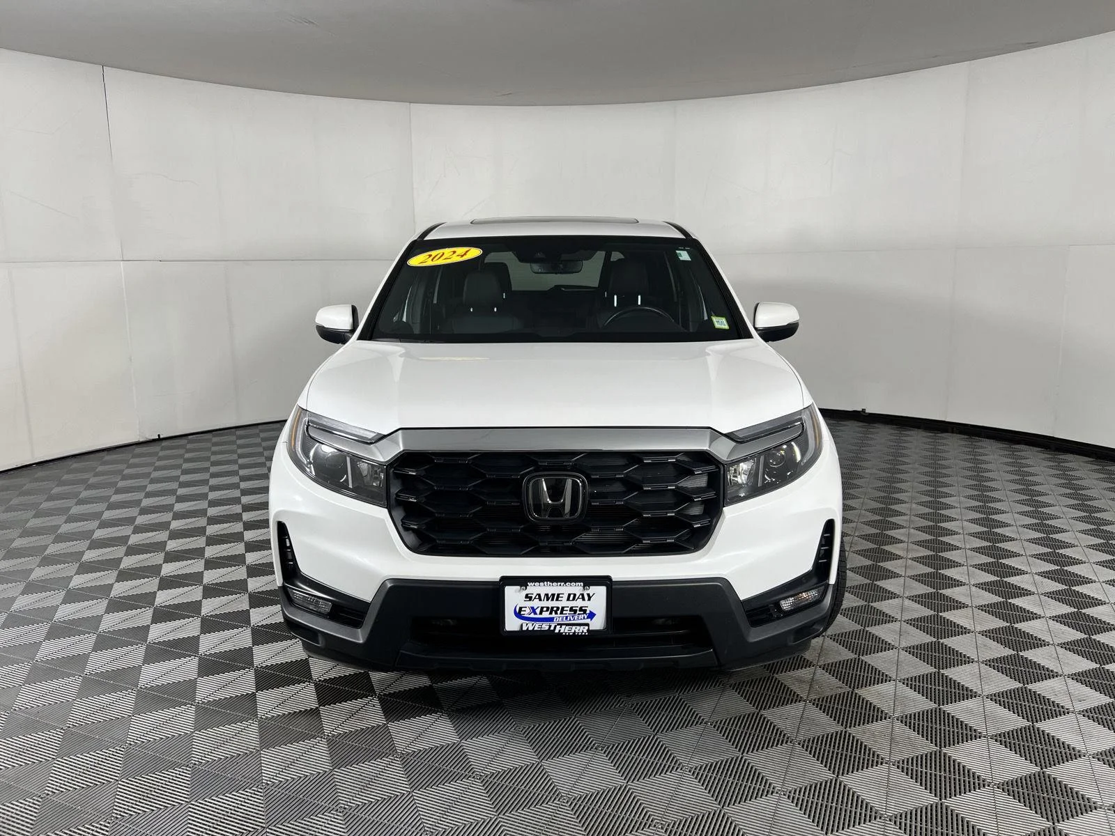 Used 2024 Platinum White Pearl Honda EX-L image 24