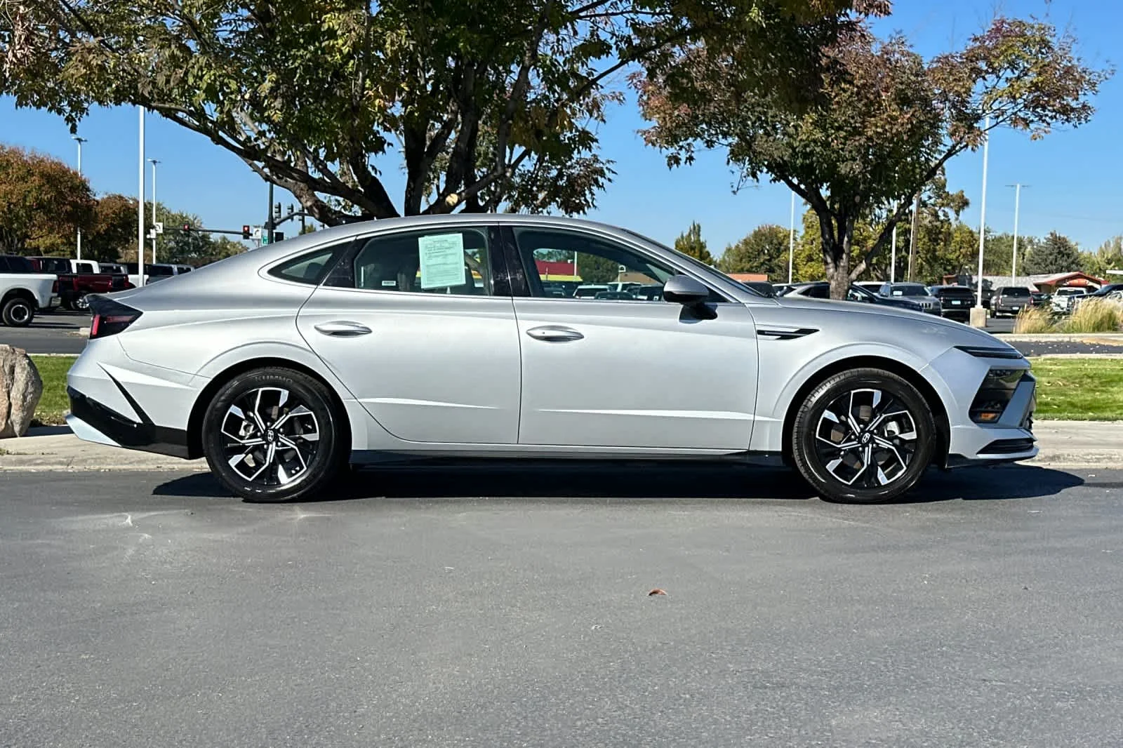 Certified Used 2025 Silver Hyundai SEL image 8