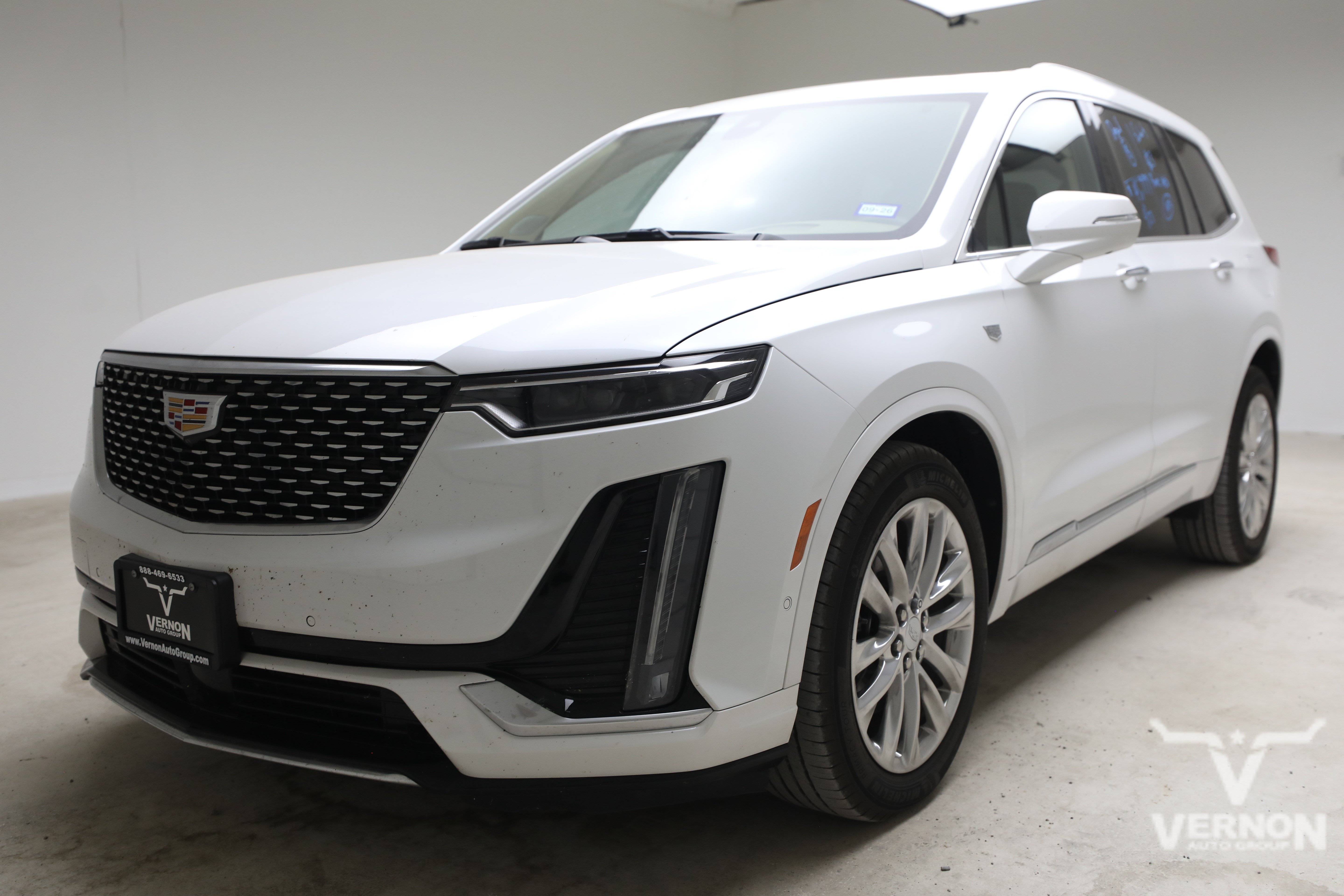 Used 2025 Crystal White Tricoat Cadillac Y image 1