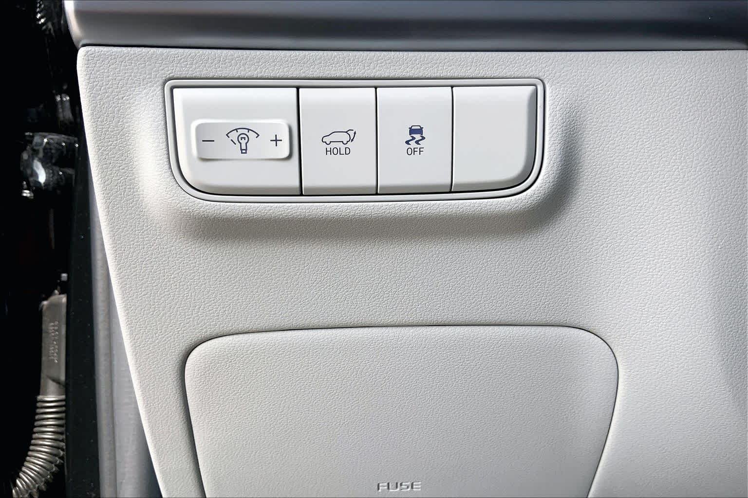 Used 2025 Phantom Black Hyundai SEL image 33