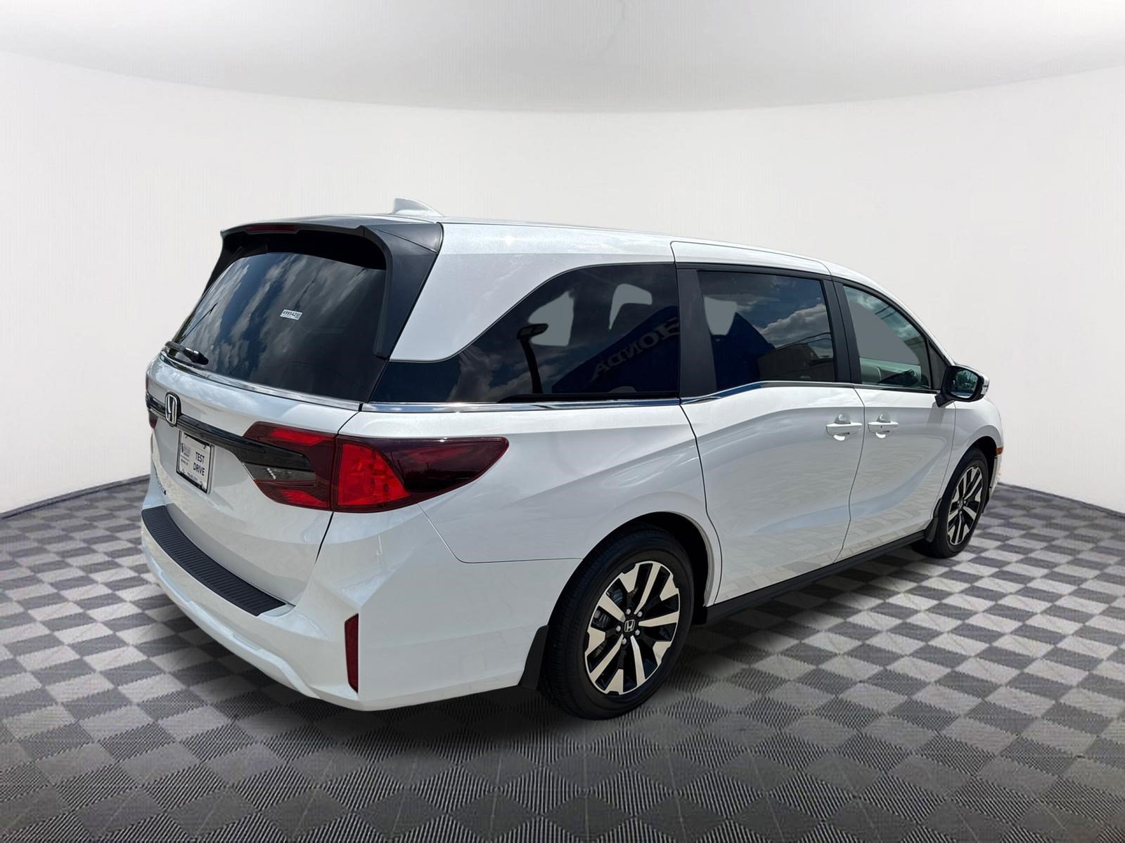 New 2026 Platinum White Pearl Honda EX-L image 7