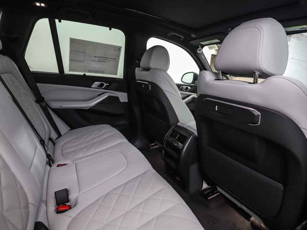 Used 2026 Gray Metallic BMW xDrive40i image 25