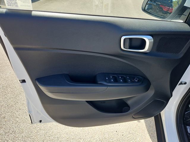 2025 Hyundai Venue SEL - Photo 15