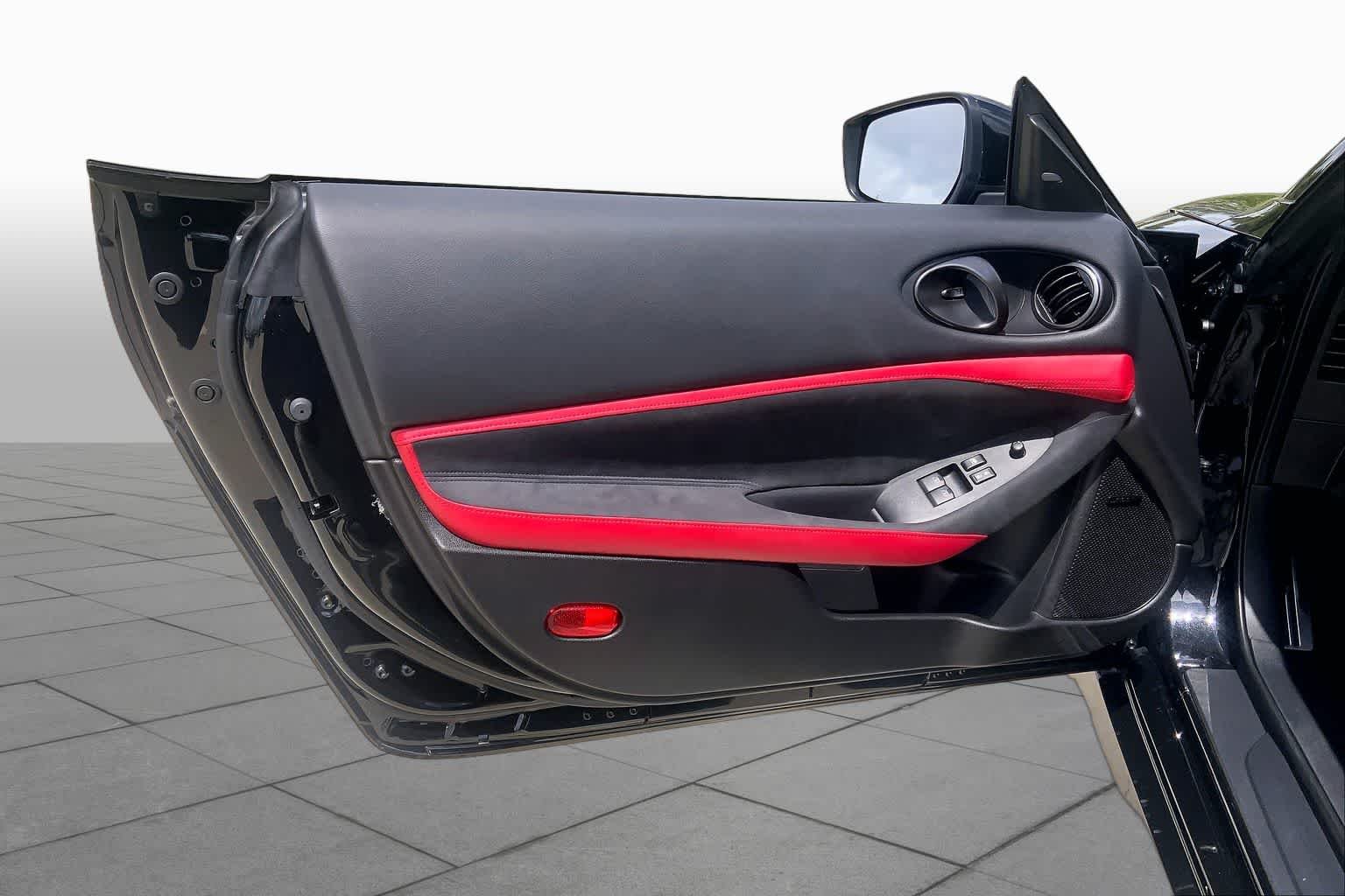 Used 2025 Black Diamond Pearl Nissan Performance image 21