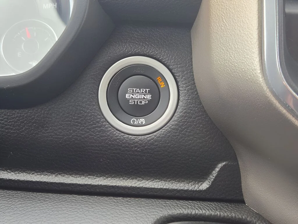 Certified Used 2020 Black Ram Laramie image 29