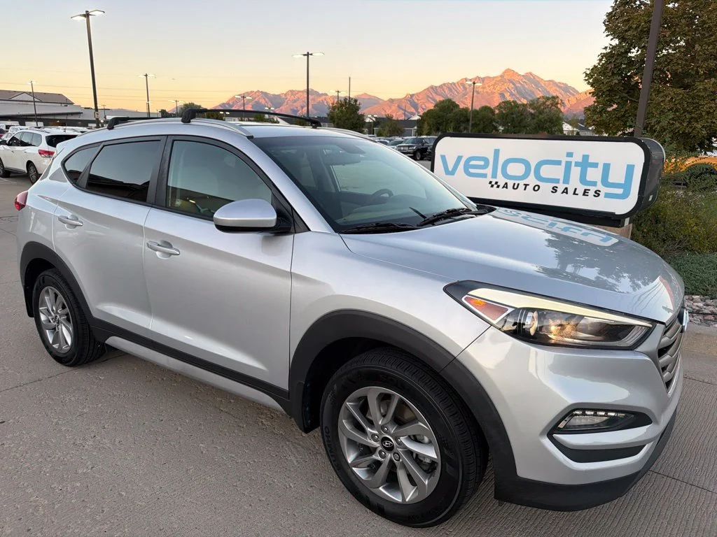 Used 2018 Silver Hyundai SEL image 1