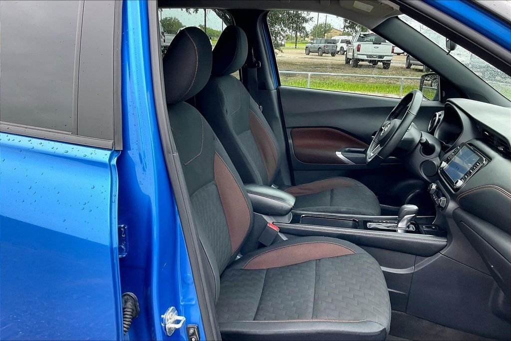 Used 2023 Blue Nissan SR image 29
