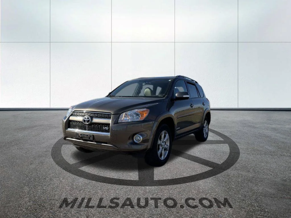 Used 2010  Toyota Limited image 2