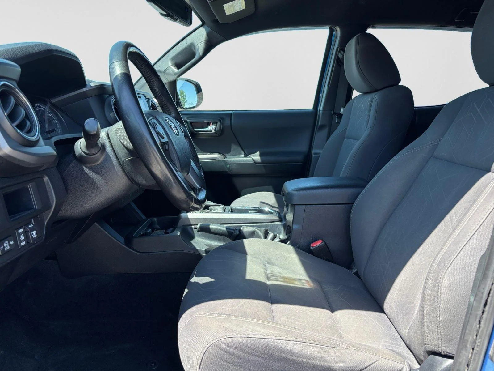 2017 Toyota Tacoma TRD Off Road - Photo 10