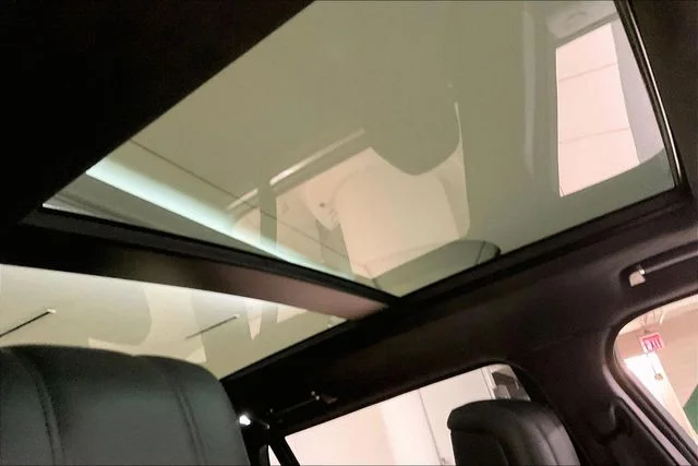 Used 2021 Blue Land Rover Westminster image 29