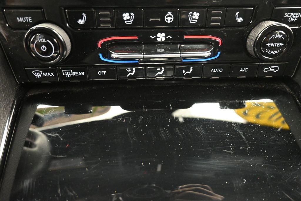 Used 2022 Silver Jeep Trailhawk image 20