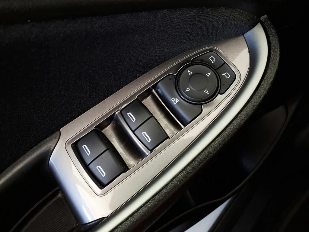 Used 2024 Summit White Chevrolet FL image 25