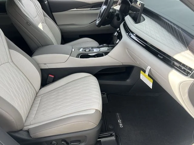 New 2027 2T RAD WHT INFINITI Autograph AWD image 13
