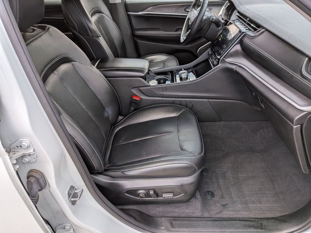 Used 2022 White Jeep Limited image 30
