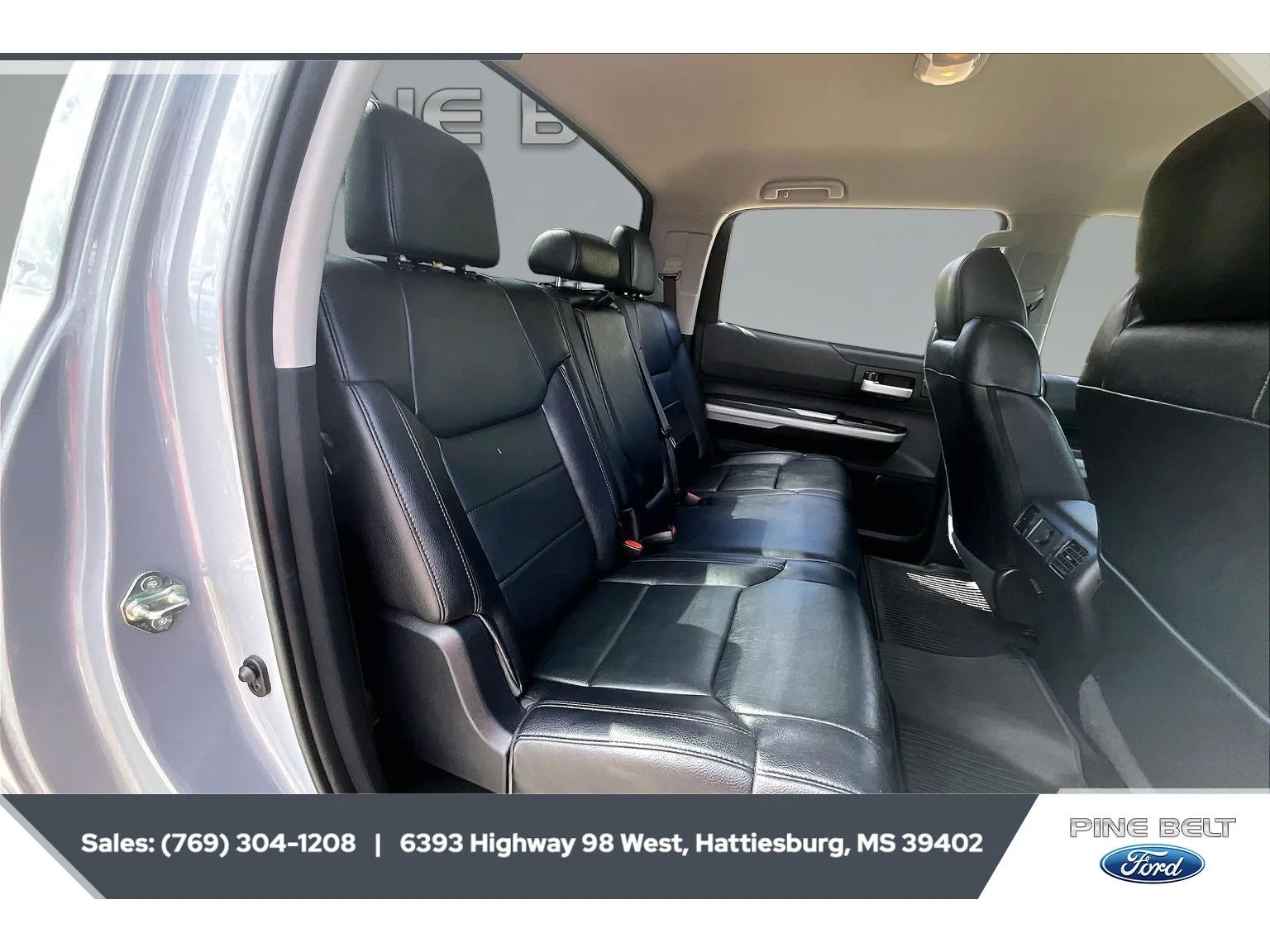 Used 2020 Cement Toyota SR5 image 21