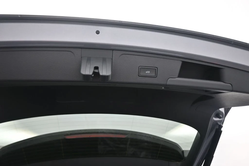 New 2026 Silver Volkswagen 2.0T SE w/Technology image 46