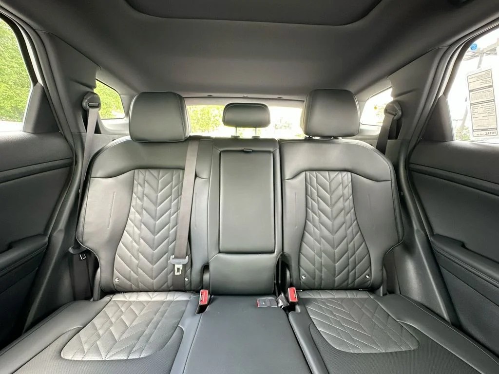 Used 2024 White Kia X-Pro Prestige image 44
