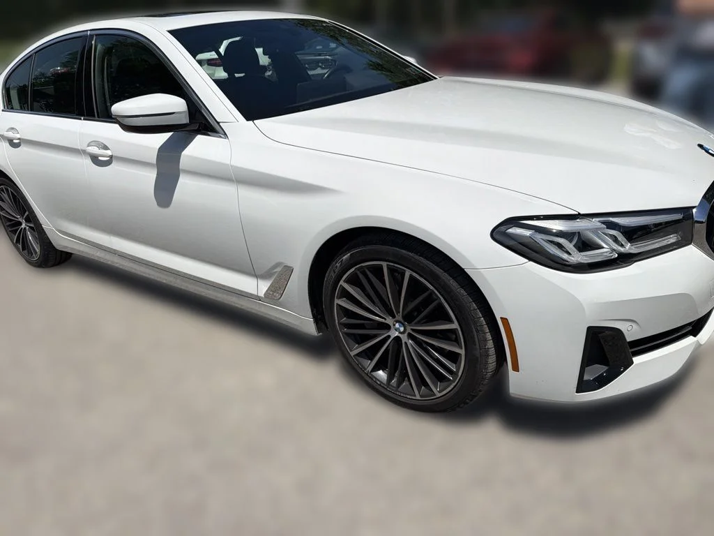 Used 2022 White BMW 530i xDrive image 2
