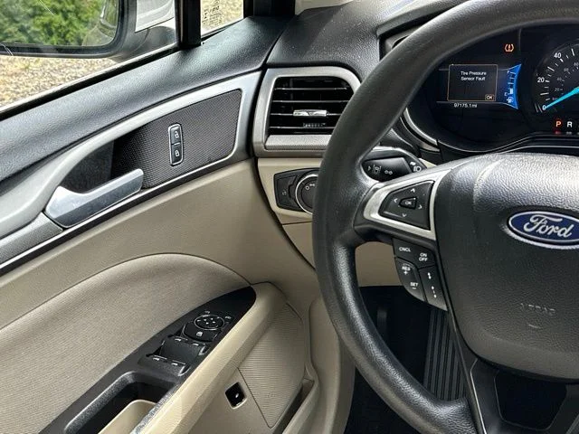 Used 2019 Ingot Silver Ford SE image 26