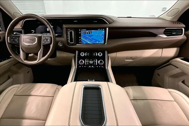 2023 GMC Yukon Denali - Photo 18