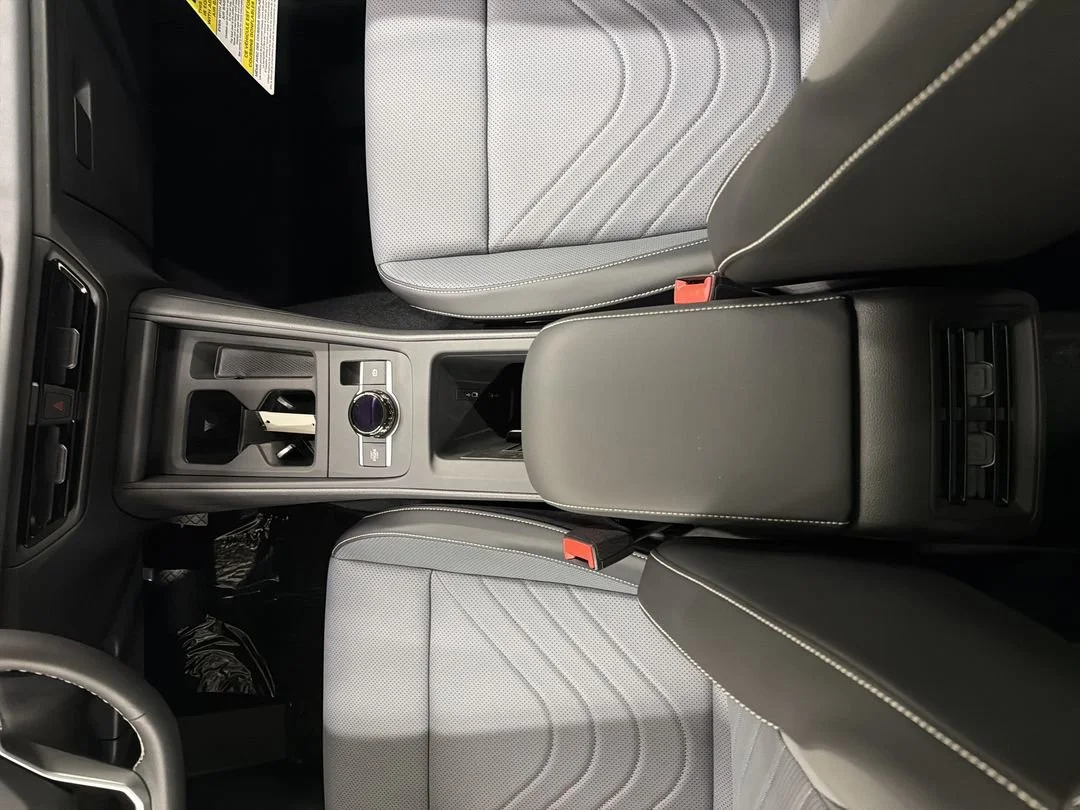 New 2026 Platinum Gray Metallic Volkswagen SE image 23