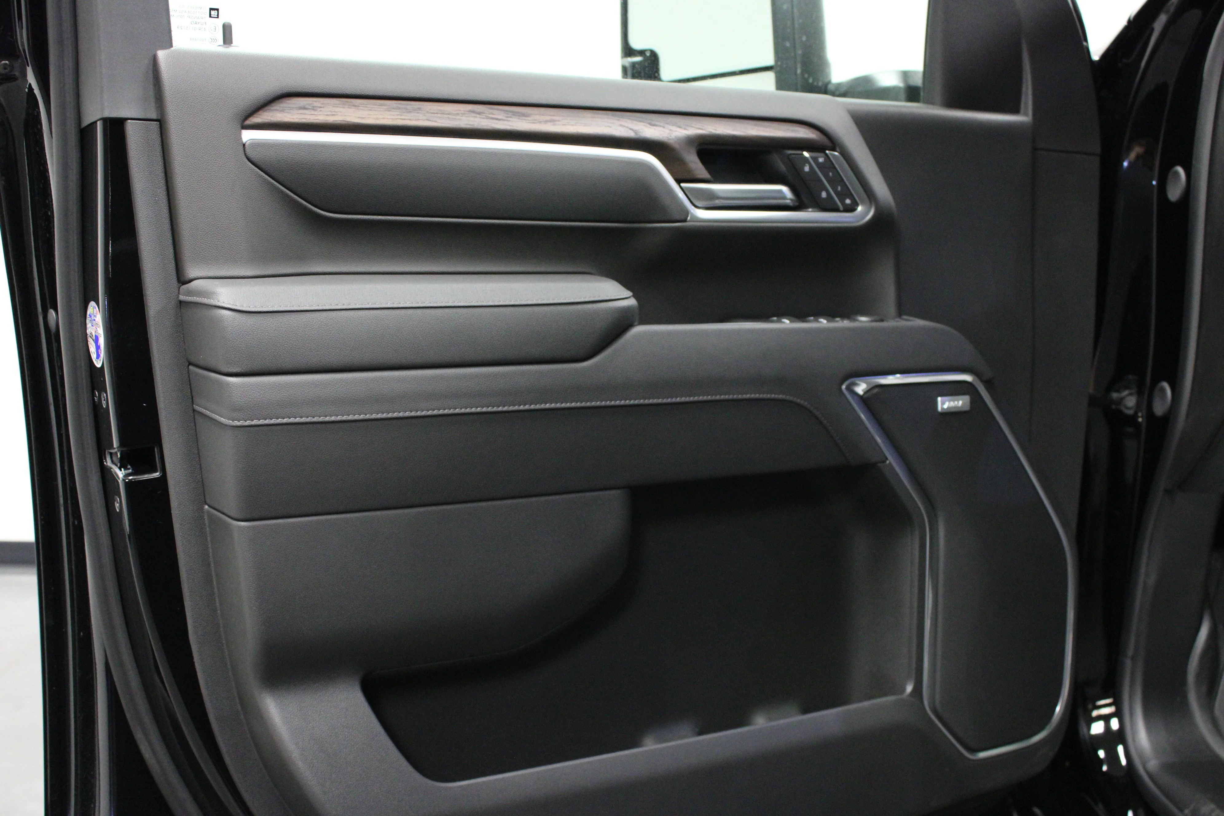 New 2026 Onyx Black GMC SLT image 11