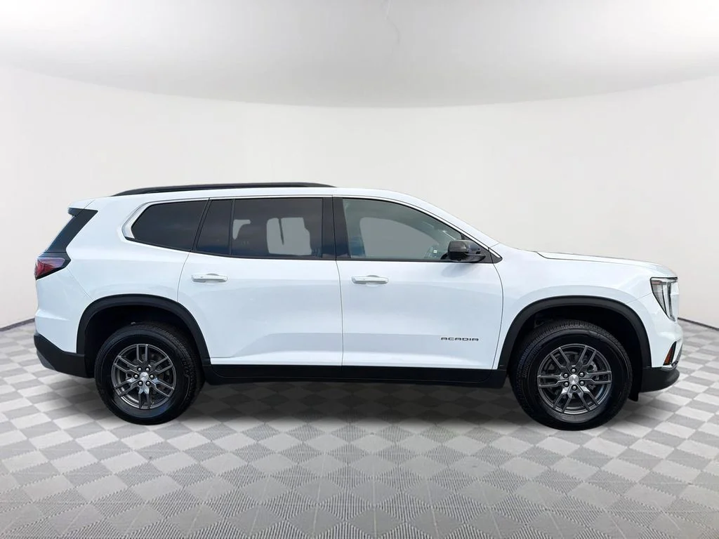 Used 2026 White GMC Elevation image 4