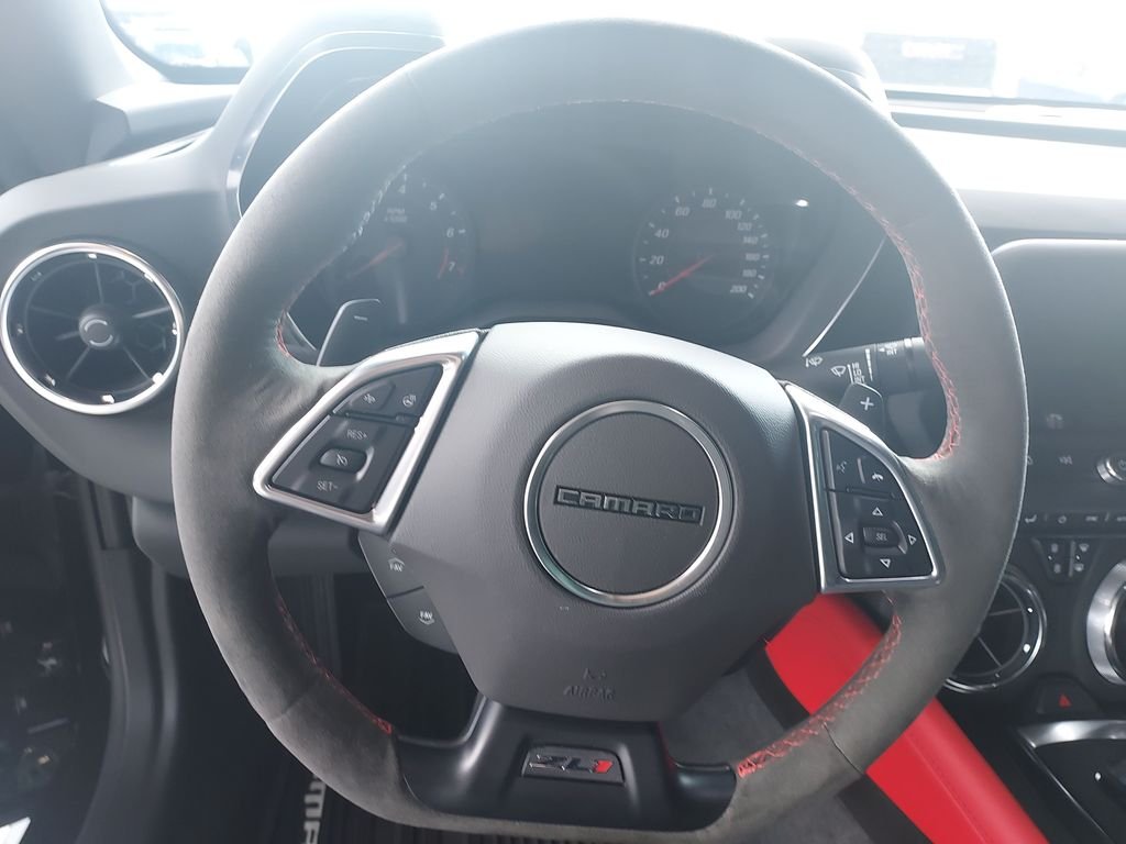 Used 2022 Black Chevrolet ZL1 image 17