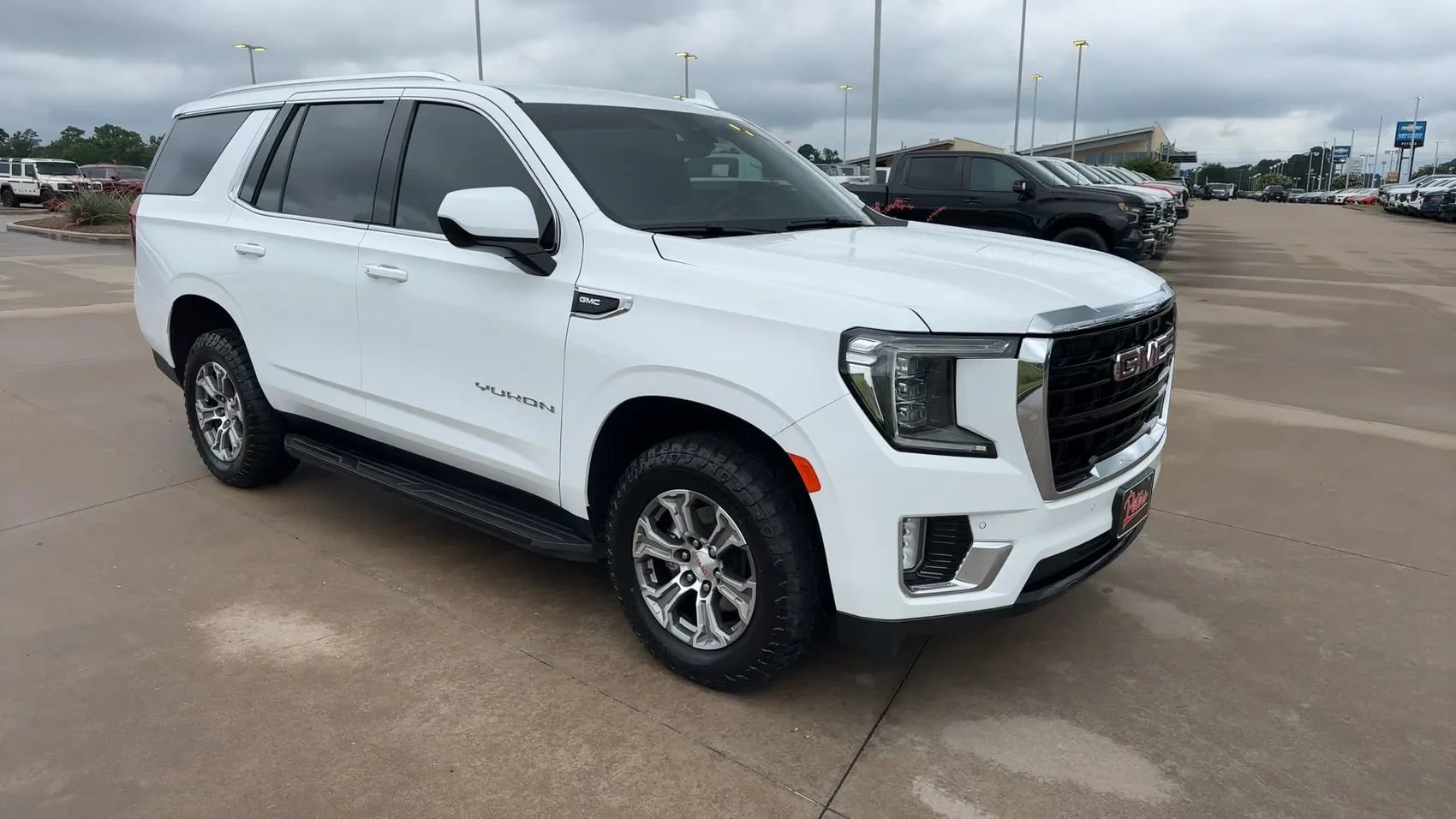 Used 2021 Summit White GMC SLE image 9