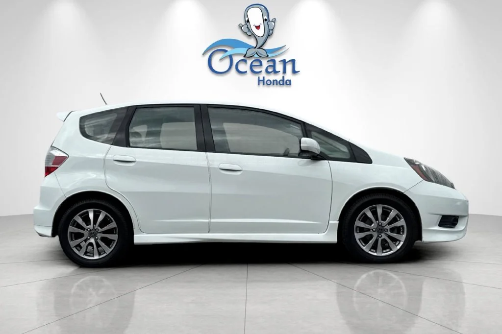 Used 2013 Taffeta White Honda Sport image 3