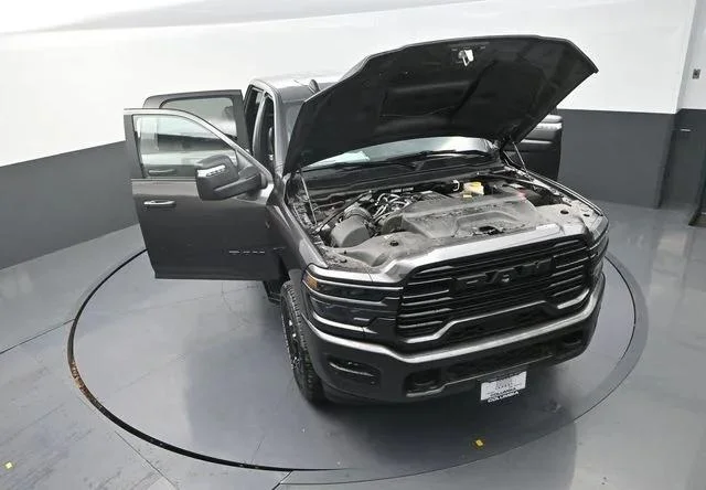 New 2026 Granite Crystal Metallic Clear-Coat Exterior Paint RAM LARAMIE image 31