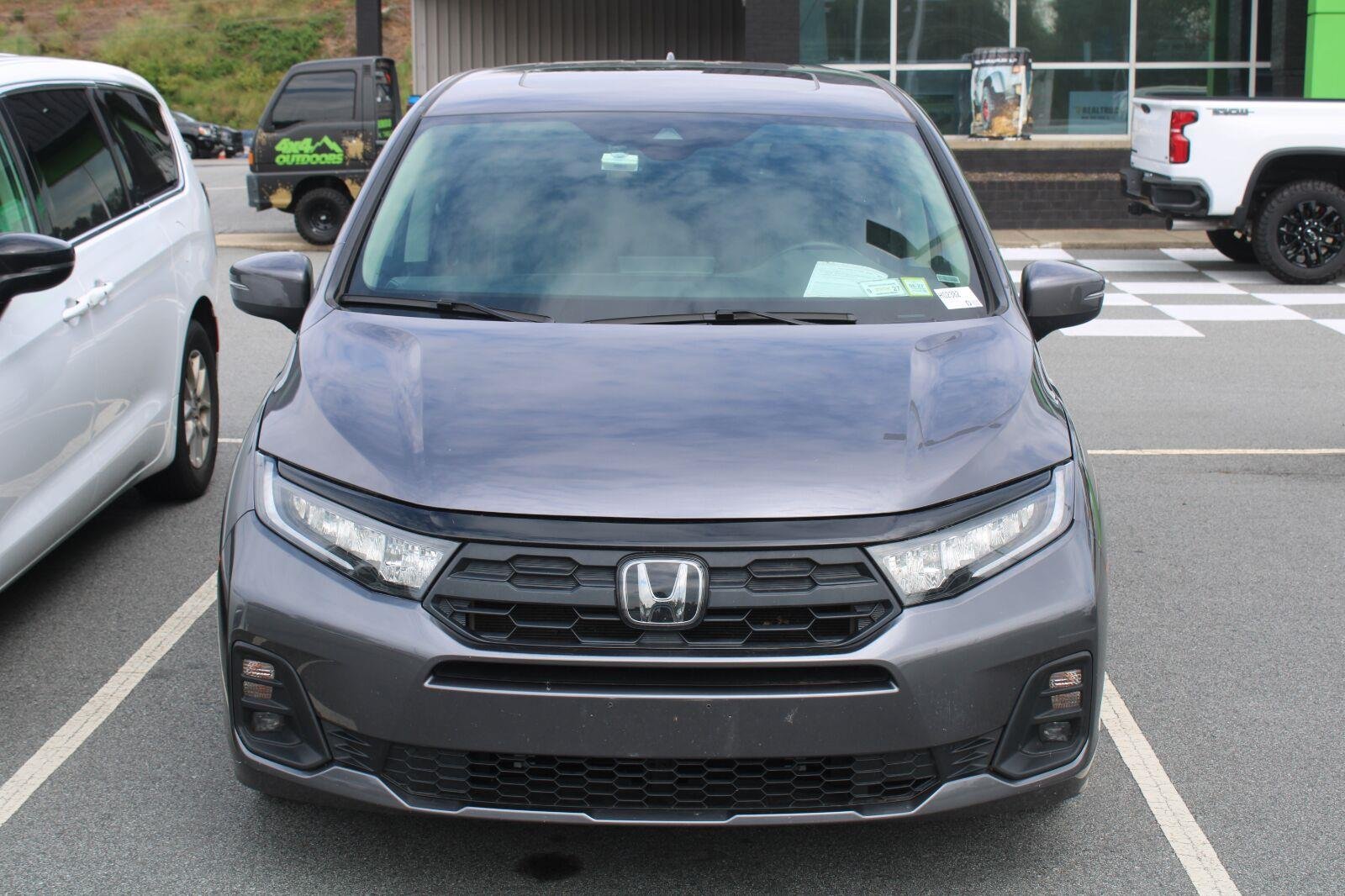 Used 2025  Honda EX-L image 2