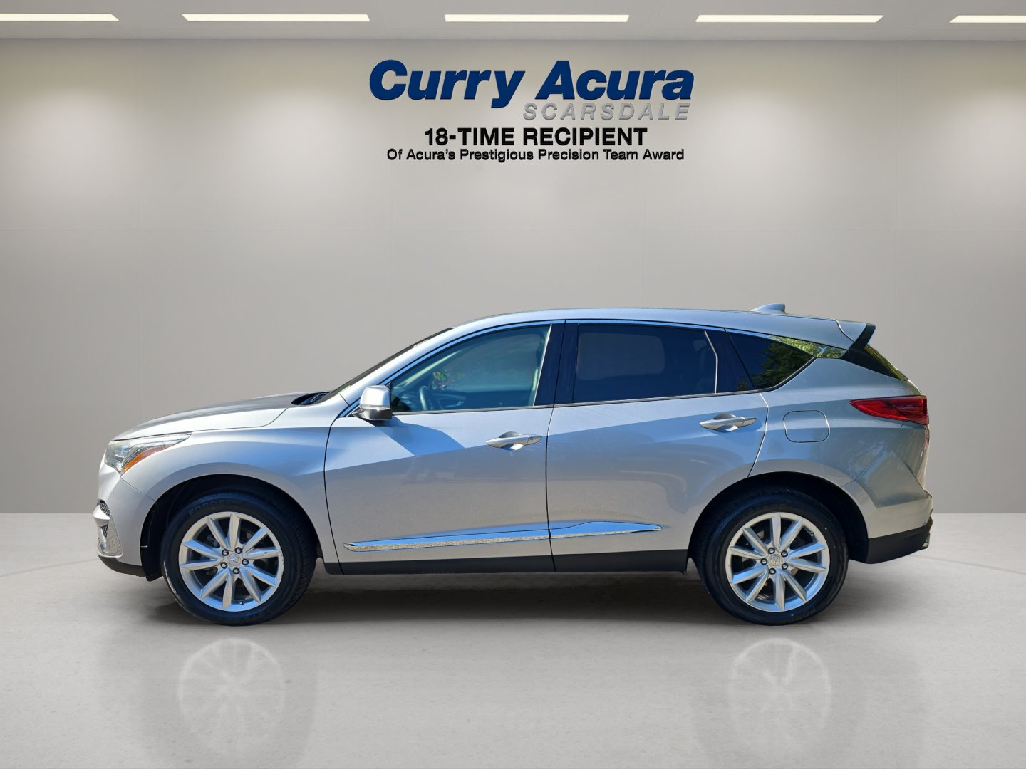 Used 2019 Silver Acura SH-AWD image 2