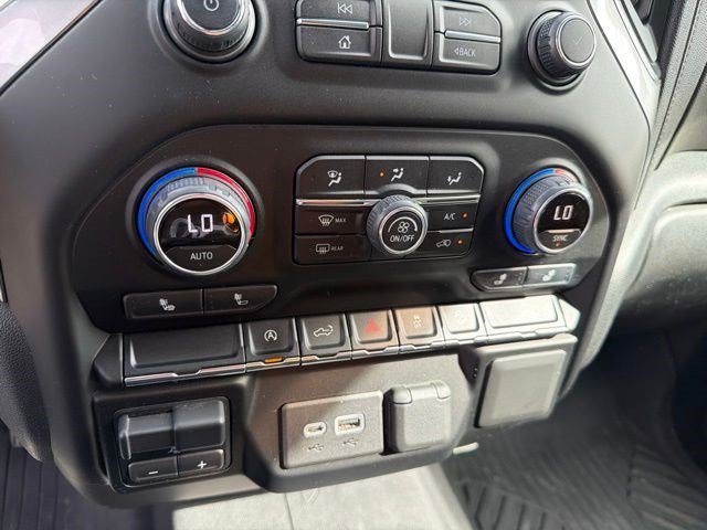 Used 2021 Summit White Chevrolet RST image 18