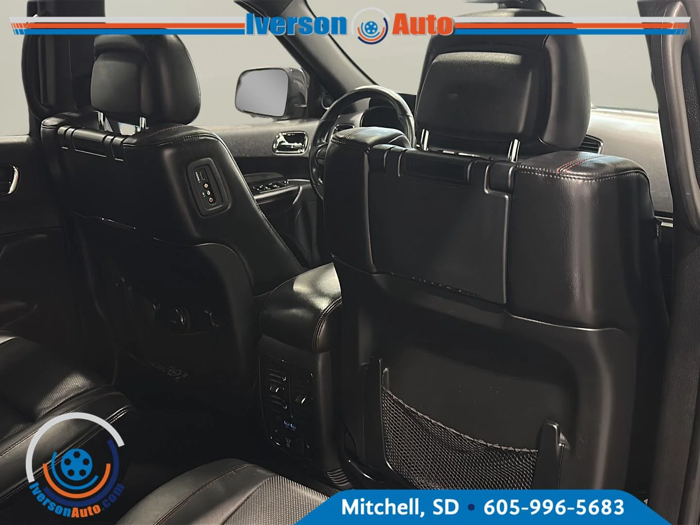 Used 2018 Ivory Tri-Coat Pearl Dodge R/T image 33