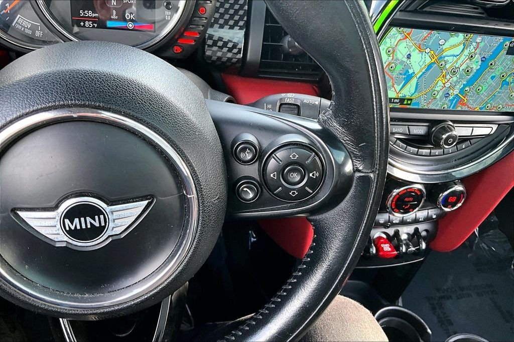 Used 2016 Red MINI Base image 11