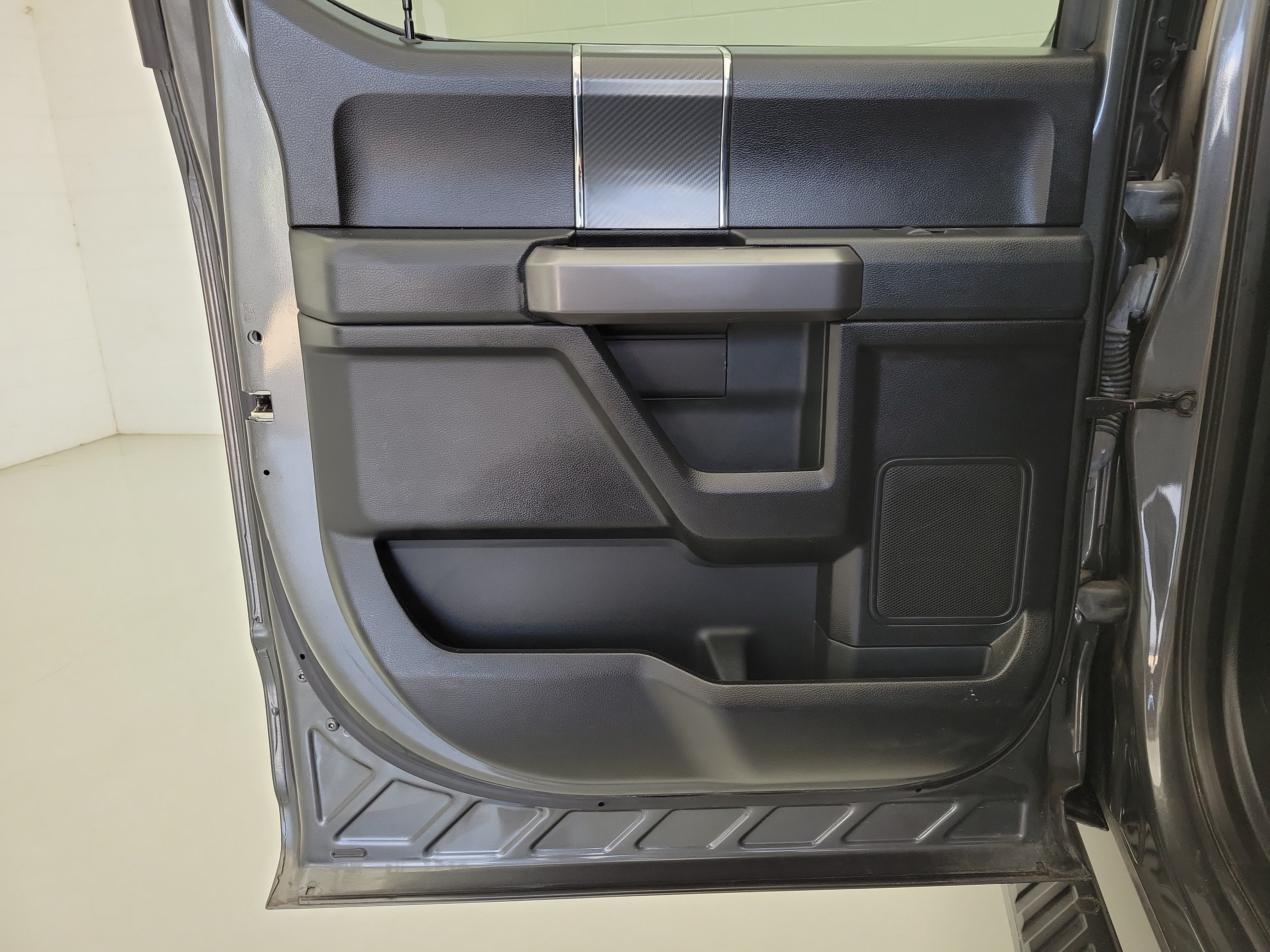 Used 2018 Magnetic Ford XLT image 15