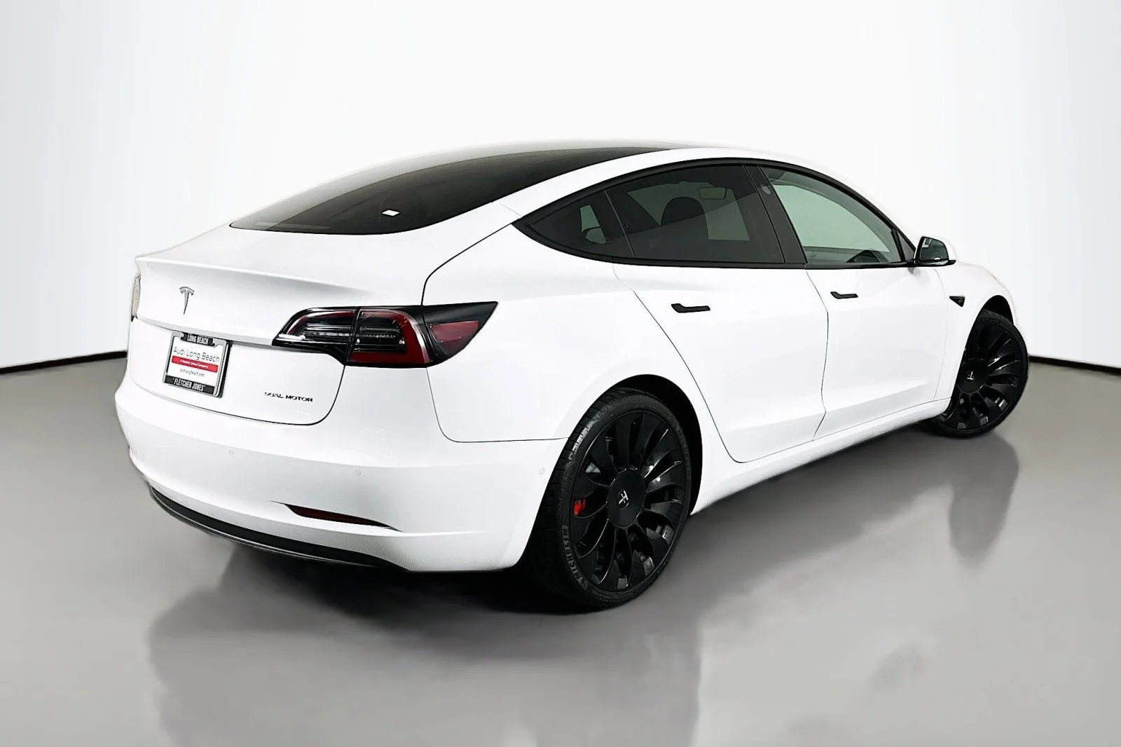 Used 2022 Pearl White Multi-Coat Tesla Long Range image 14