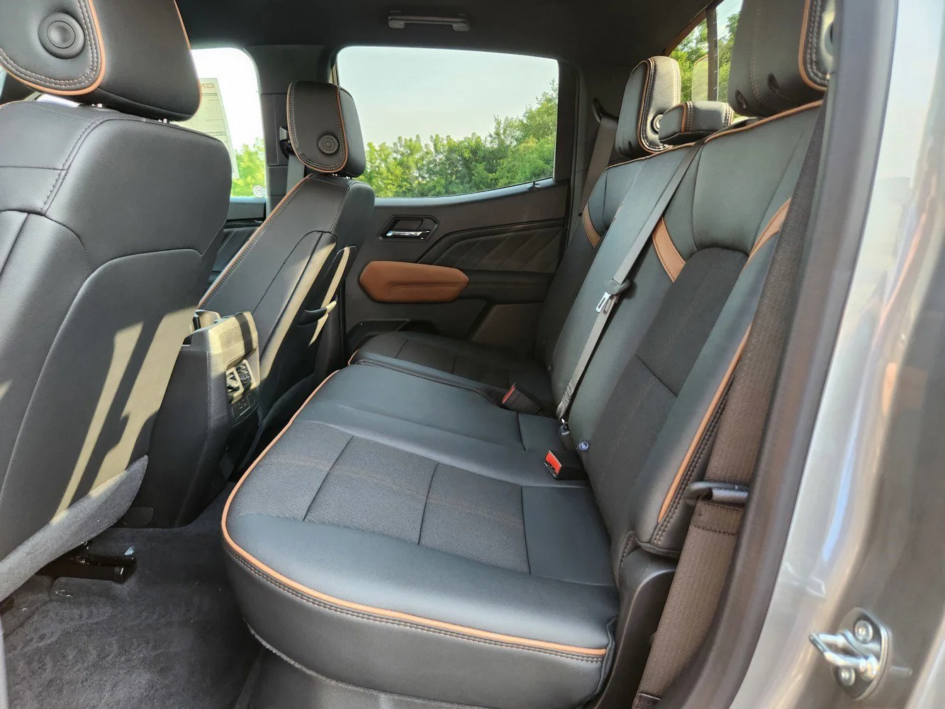 2026 GMC Canyon AT4 - Photo 17