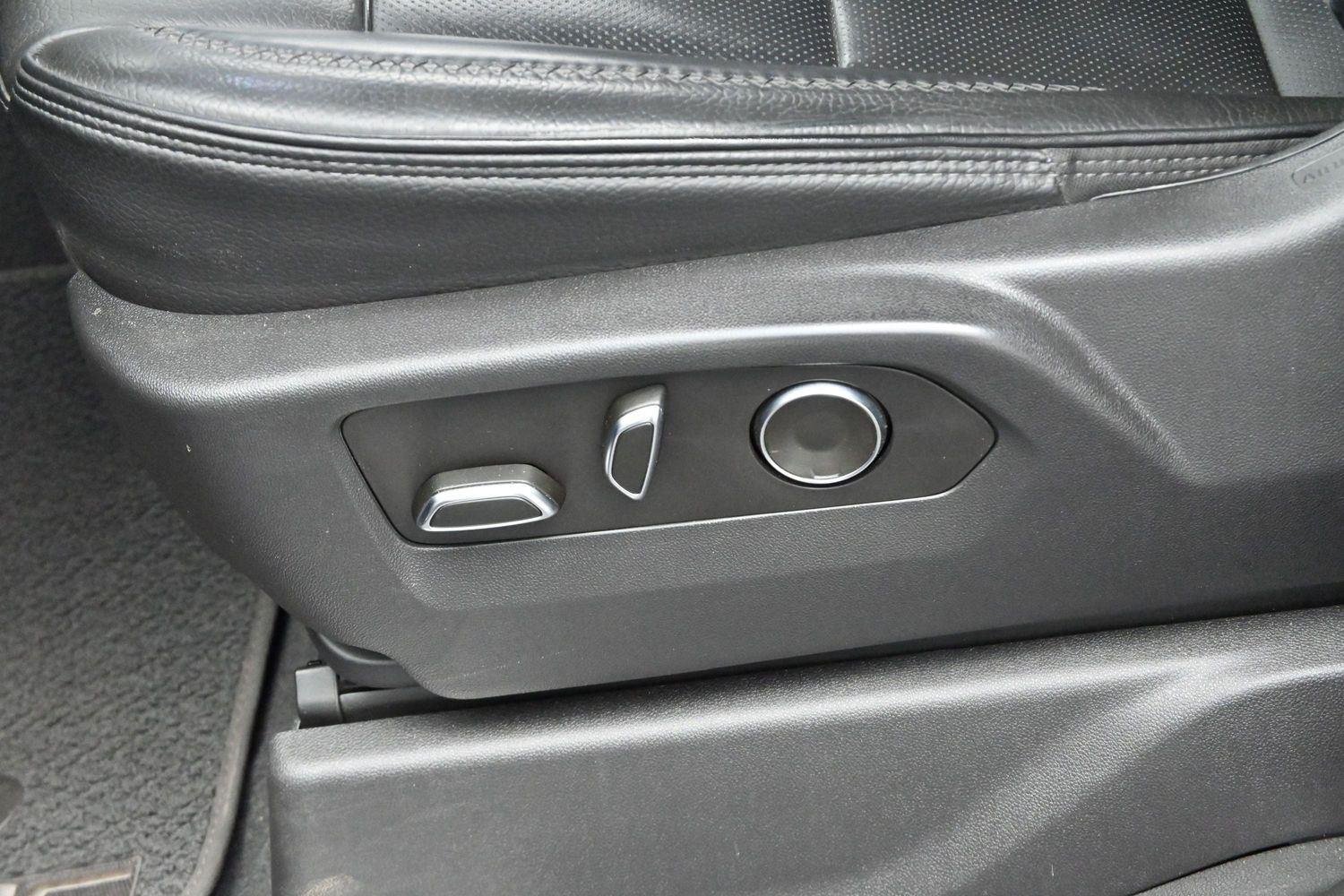 Used 2024 Onyx Black GMC Denali image 14